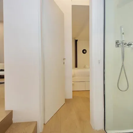 Homely Loft Beltrami 500 Mt From Piramide Apartment