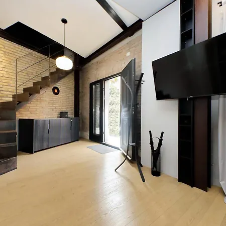 Homely Loft Beltrami 500 Mt From Piramide Apartment Rome